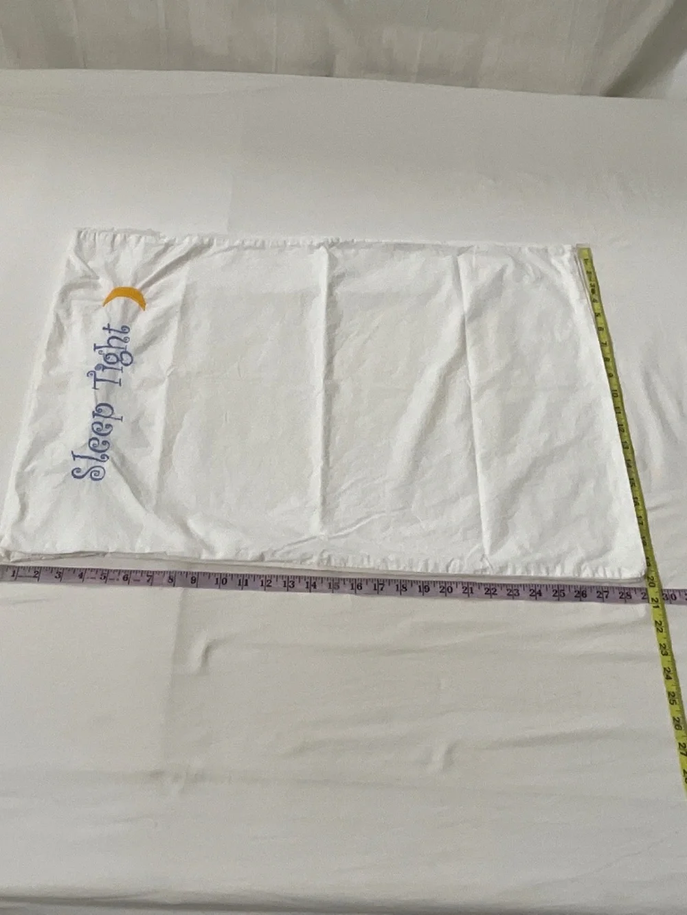 SLEEPING PARTNERS Vintage Embroidered Pillowcases Pair White